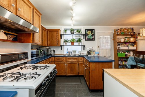 1490 15Th Avenue E, Vancouver, BC 