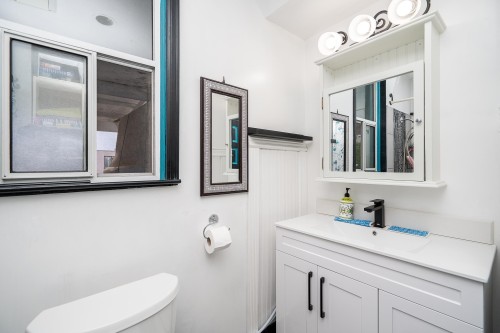 1490 15Th Avenue E, Vancouver, BC 