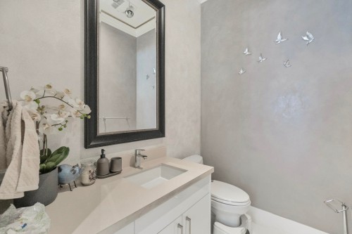 512 23Rd Street W, North Vancouver, BC 