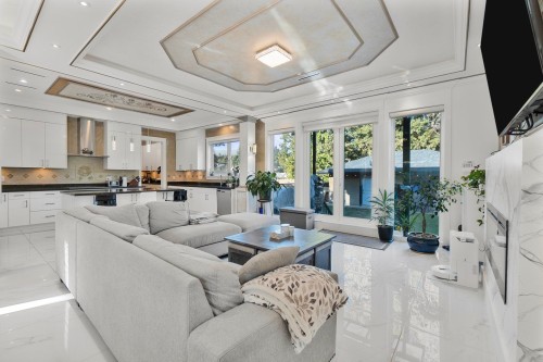 512 23Rd Street W, North Vancouver, BC 