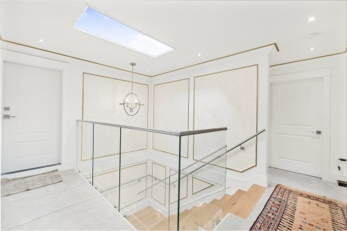 512 23Rd Street W, North Vancouver, BC 