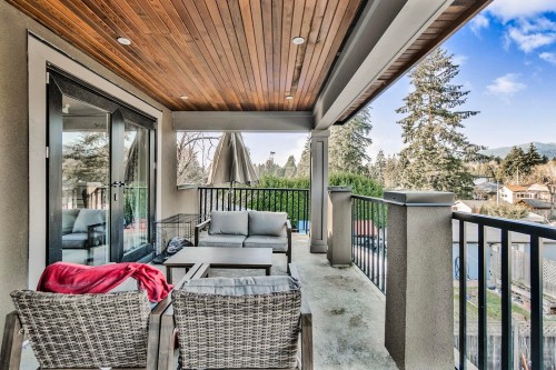 512 23Rd Street W, North Vancouver, BC 
