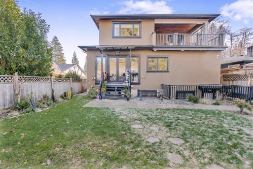 512 23Rd Street W, North Vancouver, BC 