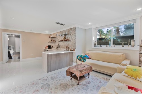 512 23Rd Street W, North Vancouver, BC 