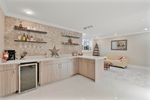 512 23Rd Street W, North Vancouver, BC 