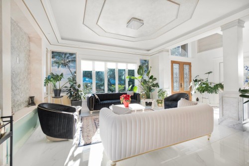 512 23Rd Street W, North Vancouver, BC 