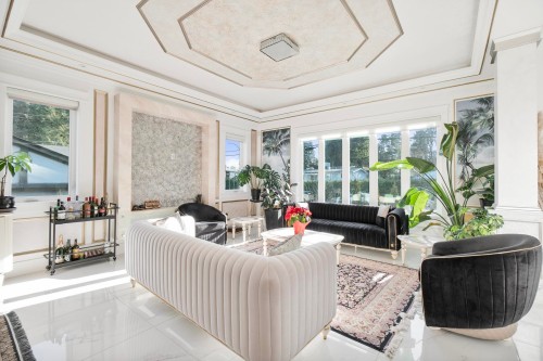 512 23Rd Street W, North Vancouver, BC 