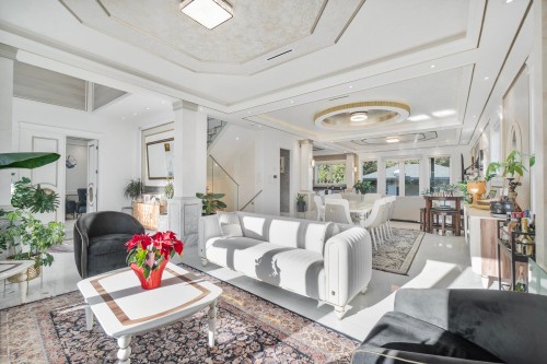 512 23Rd Street W, North Vancouver, BC 