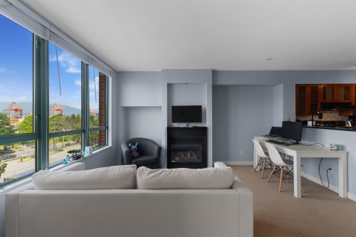 604-55 Alexander Street  Vancouver, BC V6A 1B2