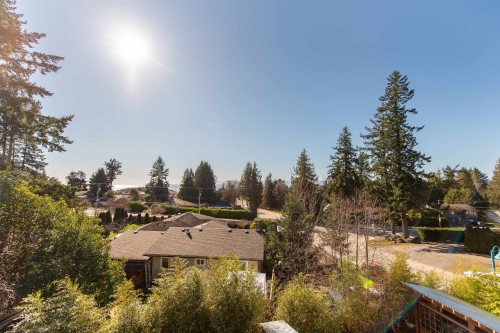 6391 Oracle Road, Sechelt, BC 