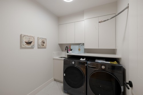 838 14Th Street E, North Vancouver, BC 