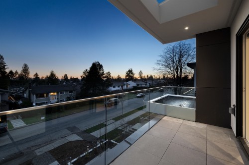 838 14Th Street E, North Vancouver, BC 