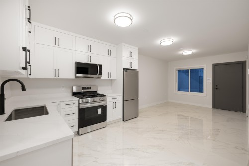 838 14Th Street E, North Vancouver, BC 