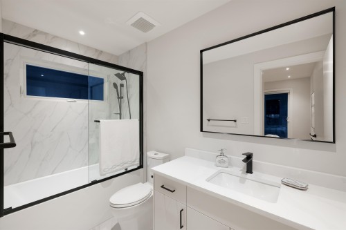 838 14Th Street E, North Vancouver, BC 