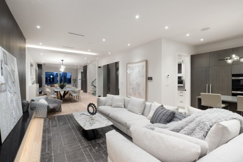 838 14Th Street E, North Vancouver, BC 