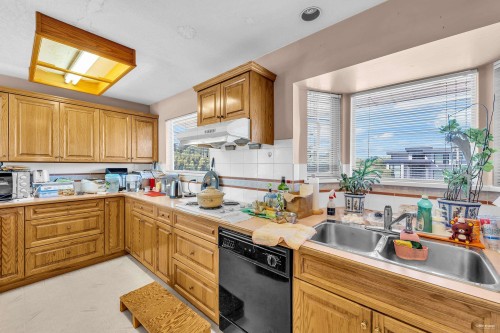 10560 Granville Avenue, Richmond, BC 