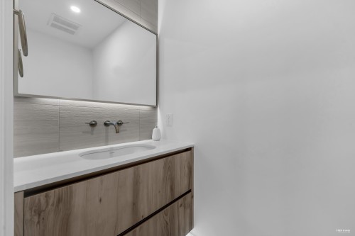 659 30Th Avenue W, Vancouver, BC 