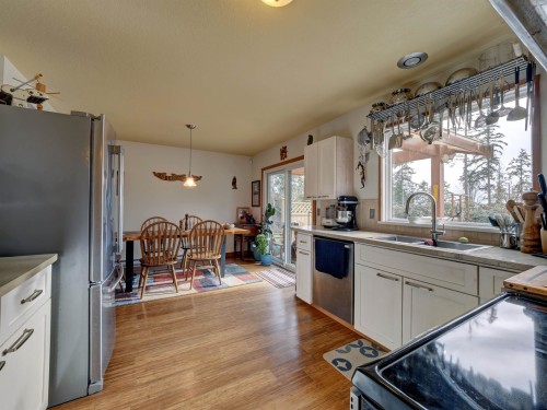 6183 Bligh Road, Sechelt, BC 