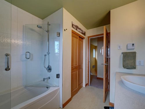 6183 Bligh Road, Sechelt, BC 