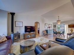 5643 Curtis Place  Sechelt, BC V7Z 0R9