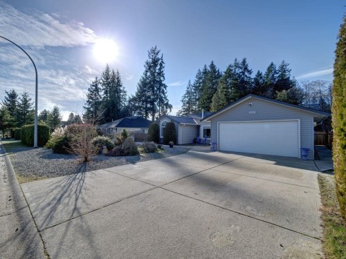 5643 Curtis Place, Sechelt, BC 