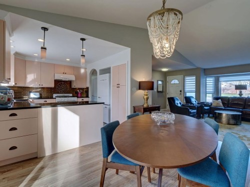 5643 Curtis Place, Sechelt, BC 