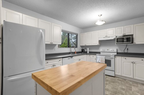 890 Pinebrook Place, Coquitlam, BC 