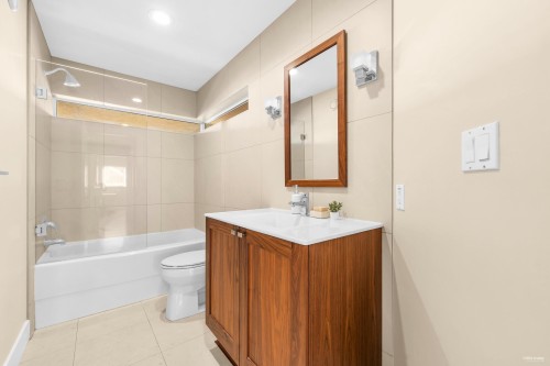 4060 10Th Avenue W, Vancouver, BC 