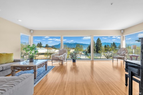 4060 10Th Avenue W, Vancouver, BC 