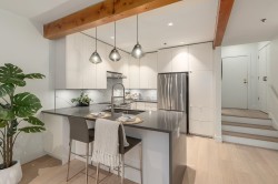 105-1963 3rd Avenue W Vancouver, BC V6J 1L2