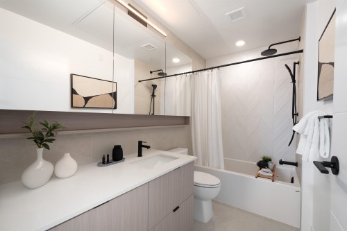 606-2268 Broadway E, Vancouver, BC 