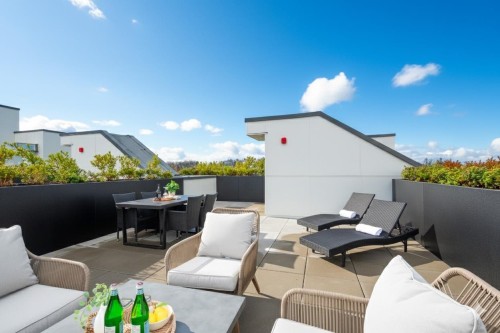 606-2268 Broadway E, Vancouver, BC 