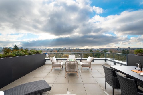 606-2268 Broadway E, Vancouver, BC 