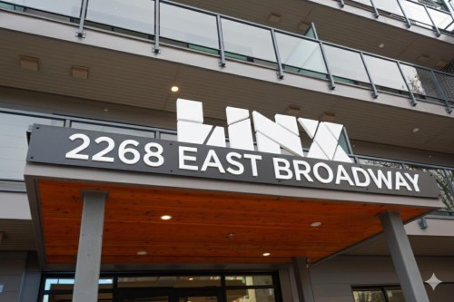 606-2268 Broadway E, Vancouver, BC 