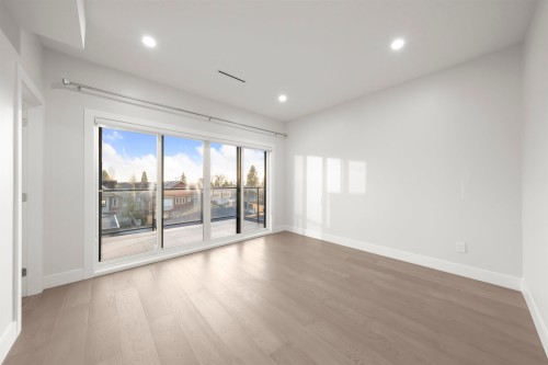 253 18Th Street W, North Vancouver, BC 