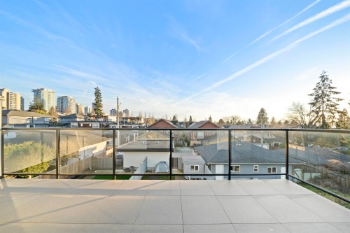 253 18Th Street W, North Vancouver, BC 