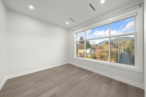 253 18Th Street W, North Vancouver, BC 