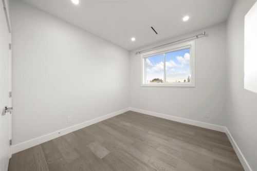 253 18Th Street W, North Vancouver, BC 