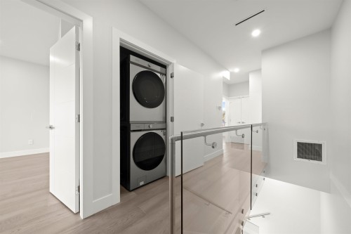 253 18Th Street W, North Vancouver, BC 