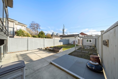 253 18Th Street W, North Vancouver, BC 