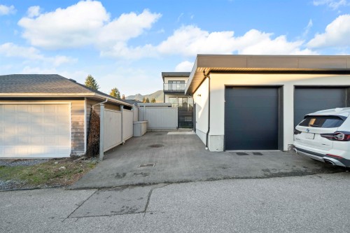 253 18Th Street W, North Vancouver, BC 