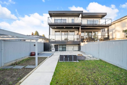 253 18Th Street W, North Vancouver, BC 