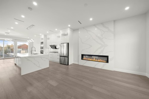 253 18Th Street W, North Vancouver, BC 