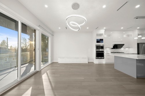 253 18Th Street W, North Vancouver, BC 