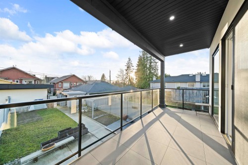 253 18Th Street W, North Vancouver, BC 