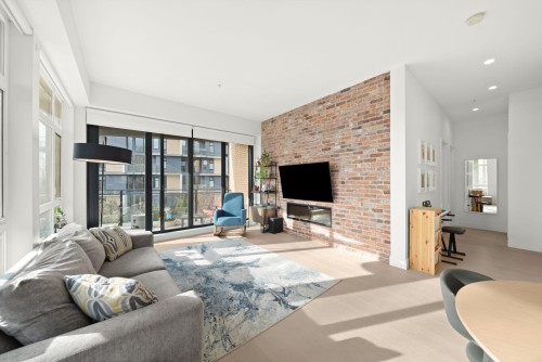 214-300 Salter Street  New Westminster, BC V3M 0L9