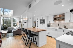 TH2-168 Esplanade Avenue E North Vancouver, BC V7L 4X8