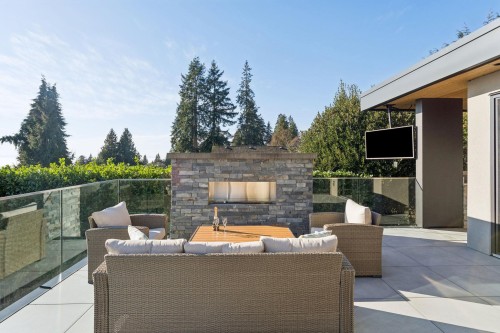 2678 Mathers Avenue, West Vancouver, BC 