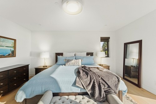 2678 Mathers Avenue, West Vancouver, BC 