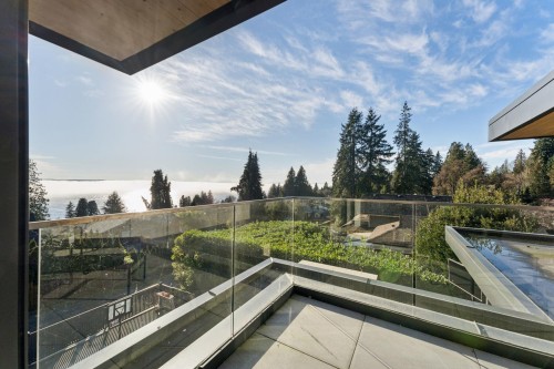 2678 Mathers Avenue, West Vancouver, BC 